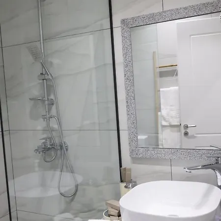 Hira - At Center Hotel Tirana