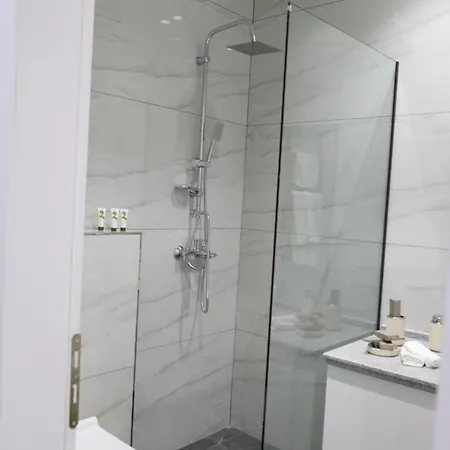 Hira - At Center Tirana