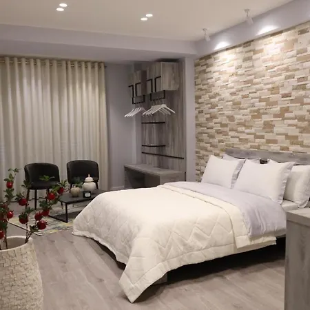 Hira - At Center Otel Tiran