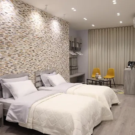 Otel Hira - At Center Tiran