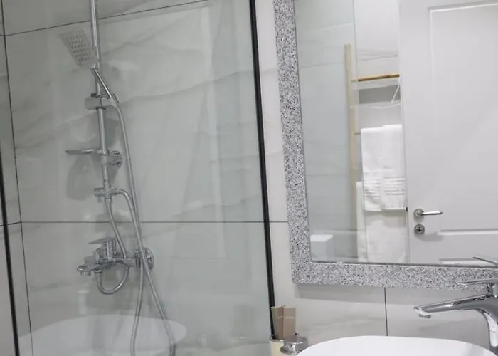 Hira - At Center Hotell Tirana